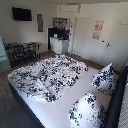 Boardinghouse Sinsheim Zentral Am Burgplatz Hostel Buitenkant foto
