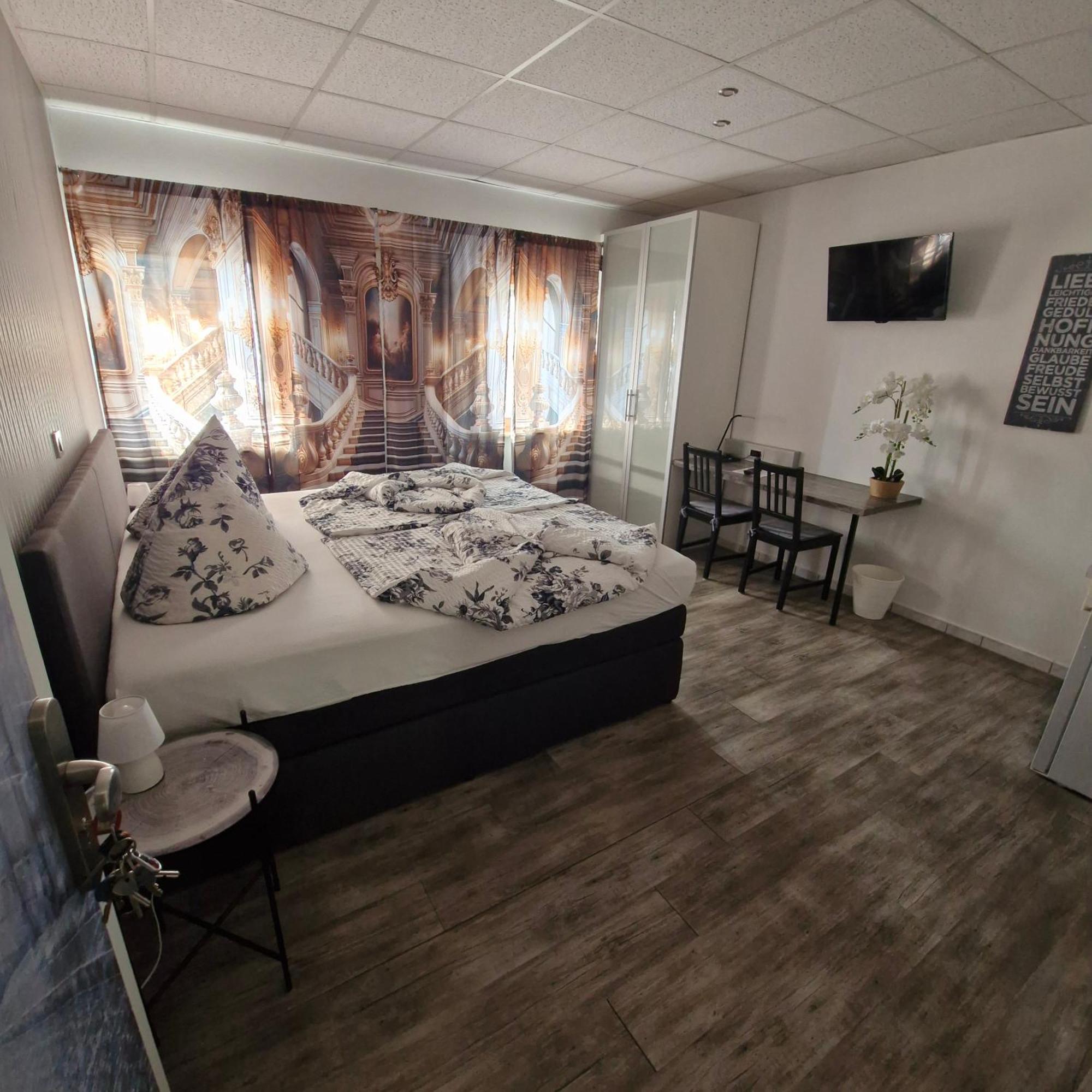 Boardinghouse Sinsheim Zentral Am Burgplatz Hostel Buitenkant foto