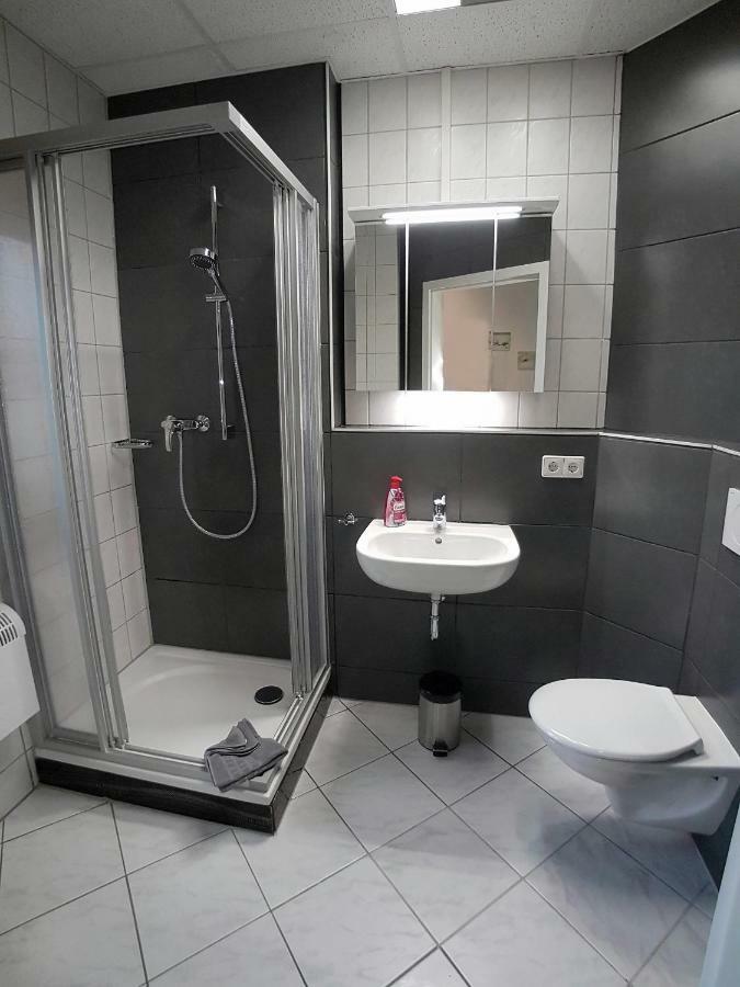 Boardinghouse Sinsheim Zentral Am Burgplatz Hostel Buitenkant foto