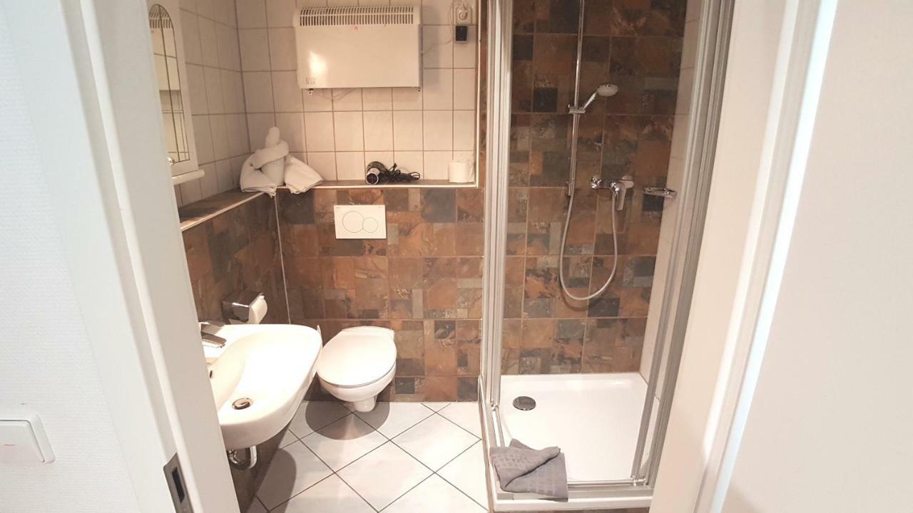 Boardinghouse Sinsheim Zentral Am Burgplatz Hostel Buitenkant foto